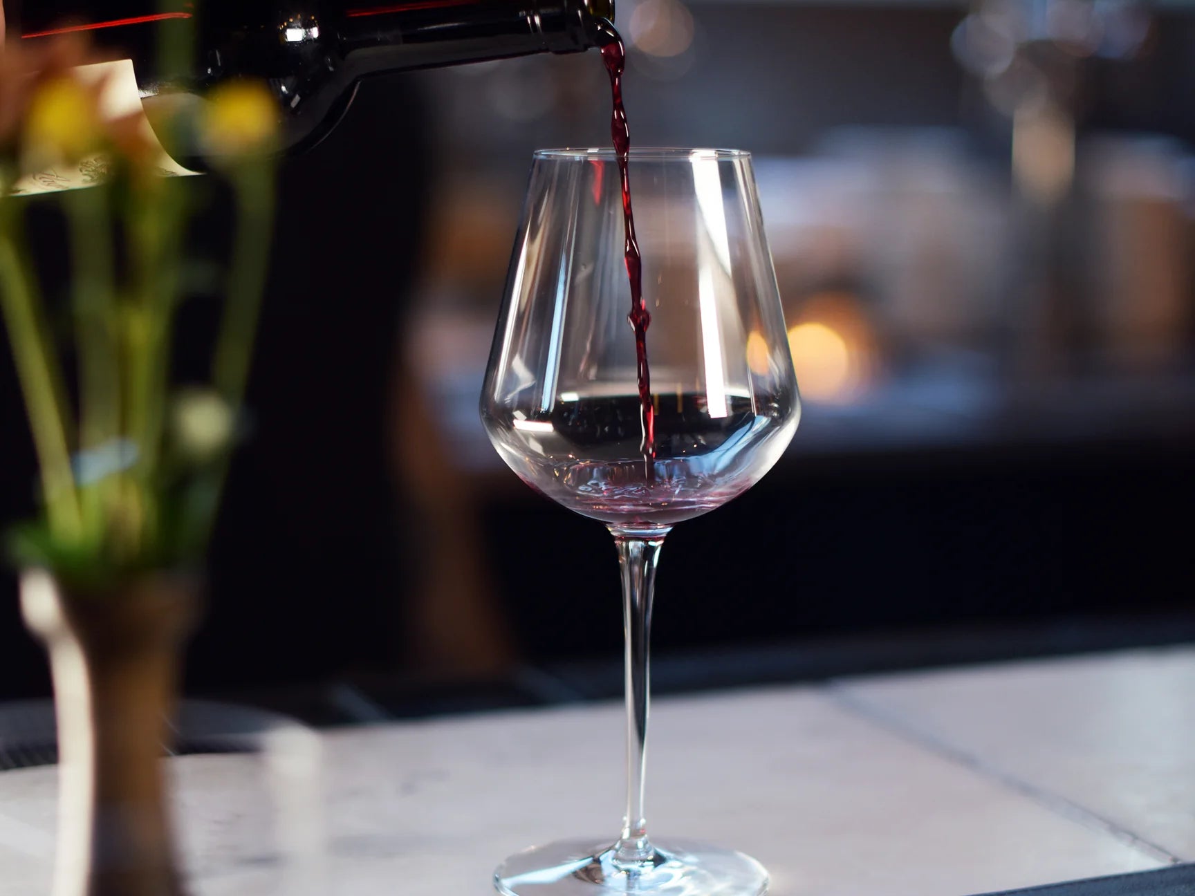 Pouring Perfection: Mastering the Art of Wine Service