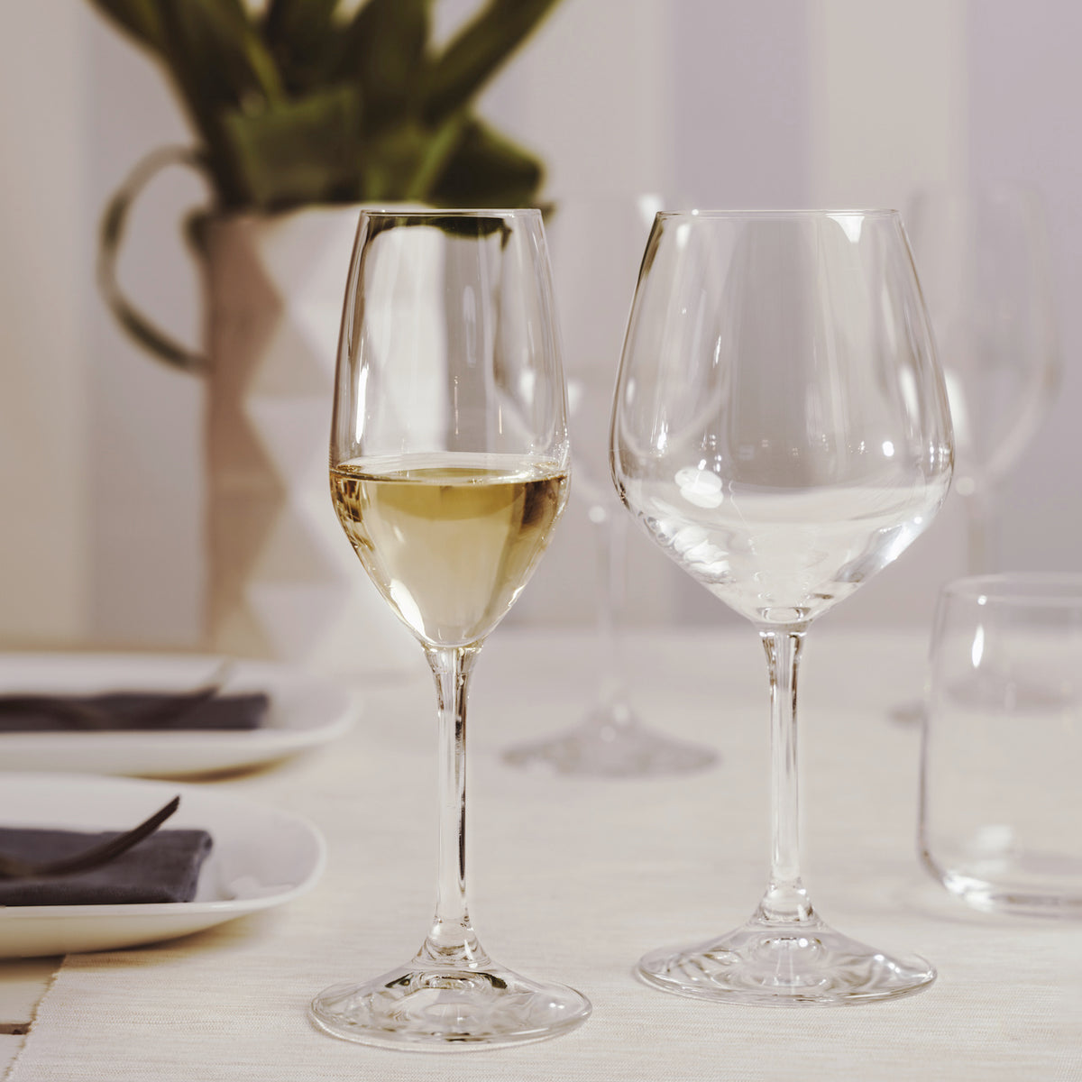 Disc - Restaurant 18 oz. Red Wine Glasses (Set of 4) - Bormioli Rocco USA